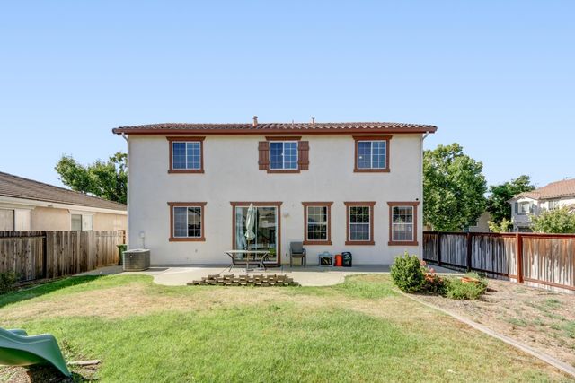 2228 Cermak Way, Elk Grove, CA 95758