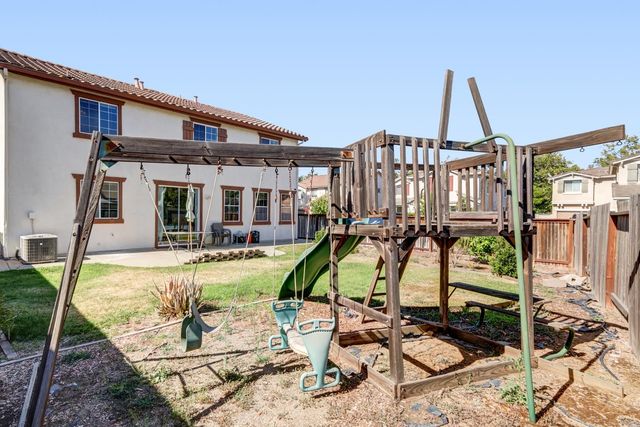 2228 Cermak Way, Elk Grove, CA 95758