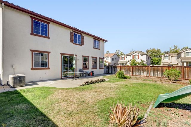 2228 Cermak Way, Elk Grove, CA 95758