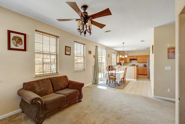 2228 Cermak Way, Elk Grove, CA 95758