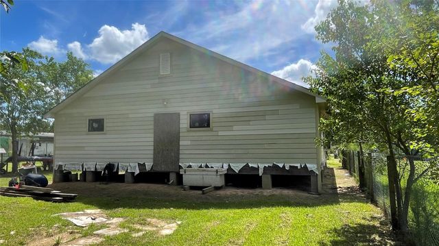 652 County Road 5005, Cleveland, TX 77327
