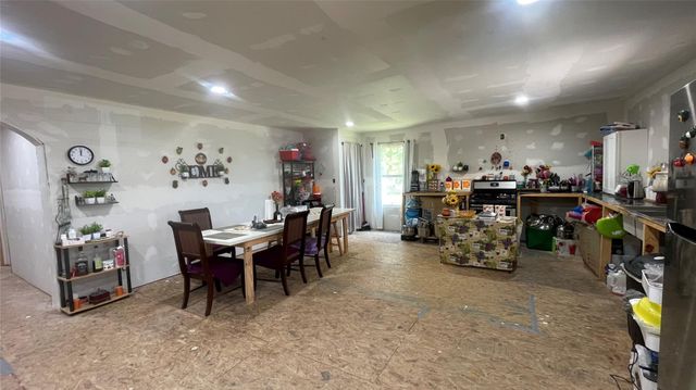 652 County Road 5005, Cleveland, TX 77327