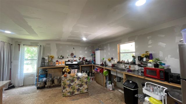 652 County Road 5005, Cleveland, TX 77327
