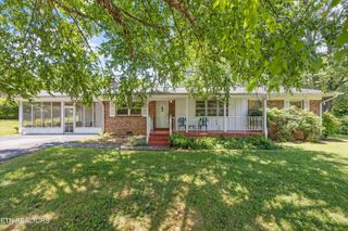 221 Medford Rd, Knoxville, TN 37922