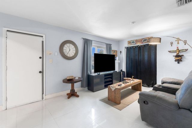 2126 Washington Street, Hollywood, FL 33020
