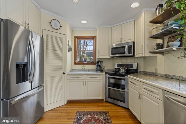 611 NEW ALBANY RD, Moorestown, NJ 08057