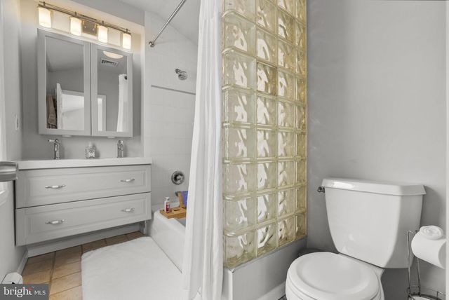 611 NEW ALBANY RD, Moorestown, NJ 08057