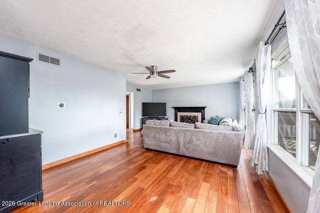 614 Remway Street 1o, Potterville, MI 48876
