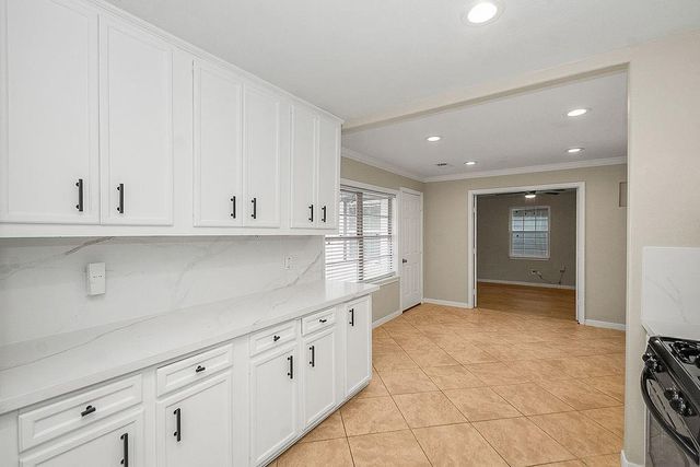 5037 W 43rd Street, Houston, TX 77092