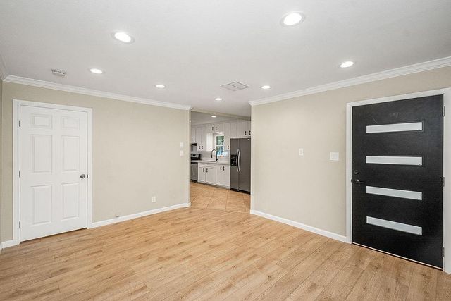 5037 W 43rd Street, Houston, TX 77092