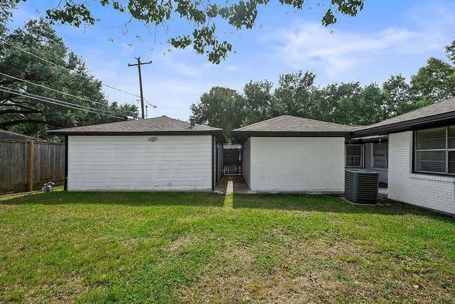 5037 W 43rd Street, Houston, TX 77092