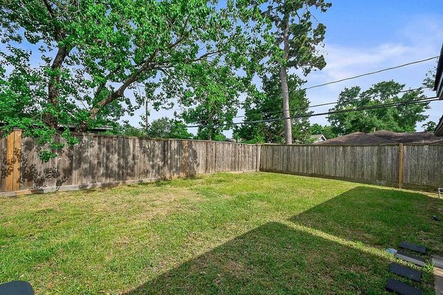 5037 W 43rd Street, Houston, TX 77092