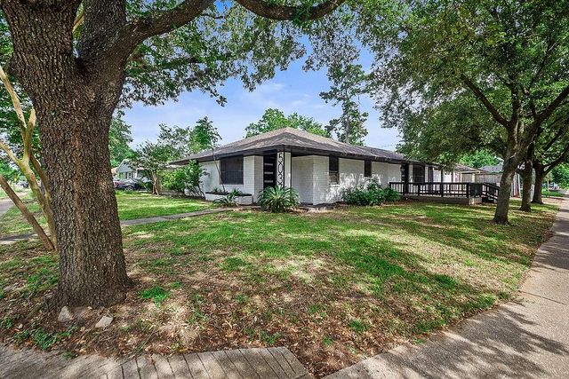 5037 W 43rd Street, Houston, TX 77092