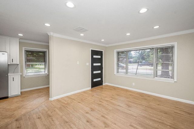 5037 W 43rd Street, Houston, TX 77092