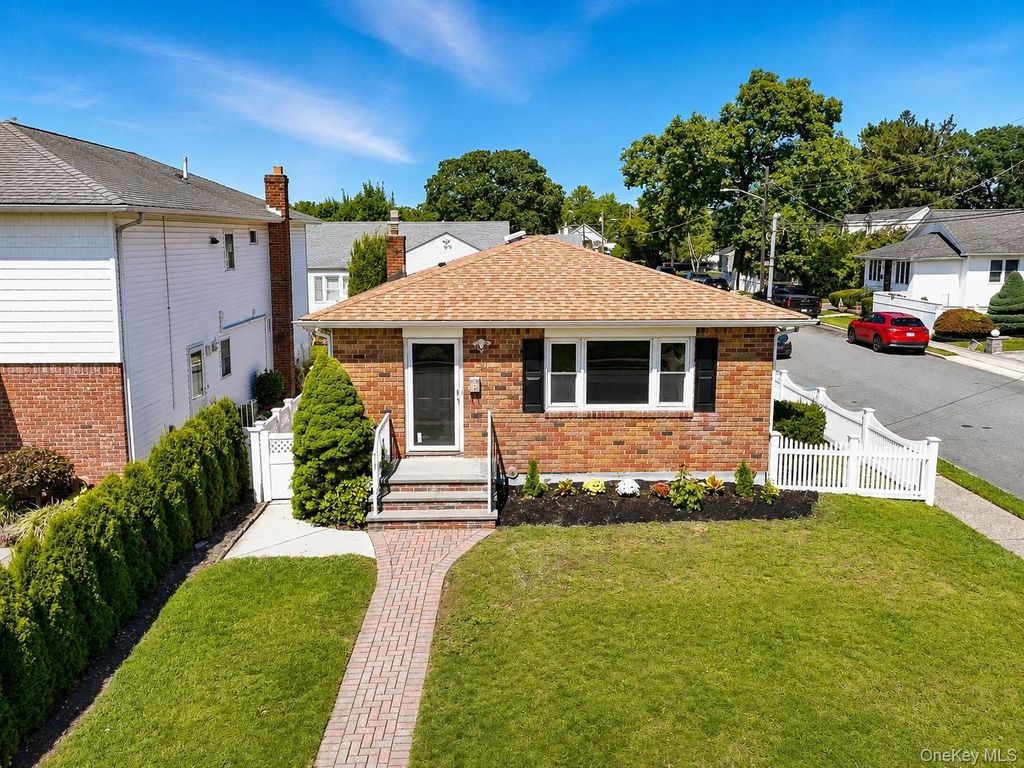 12 Grant Avenue, Bethpage, NY 11714 — exterior