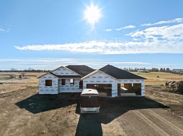 8400 10TH AVE NE, Minot, ND 58703