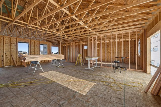 8400 10TH AVE NE, Minot, ND 58703