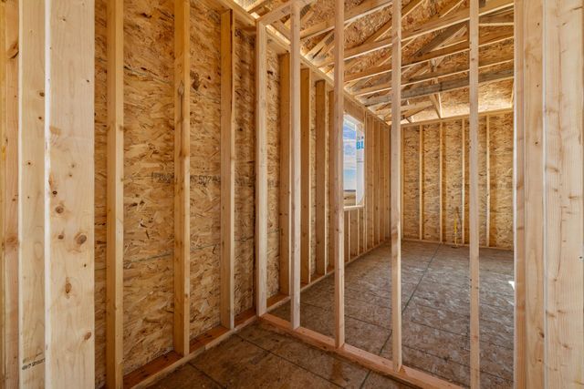 8400 10TH AVE NE, Minot, ND 58703