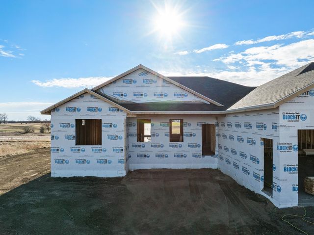 8400 10TH AVE NE, Minot, ND 58703