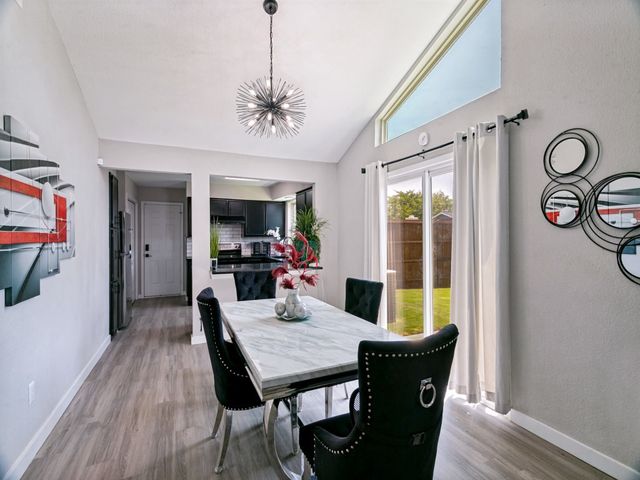 569 Hunters Glen Street, Lewisville, TX 75067