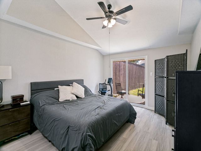 569 Hunters Glen Street, Lewisville, TX 75067