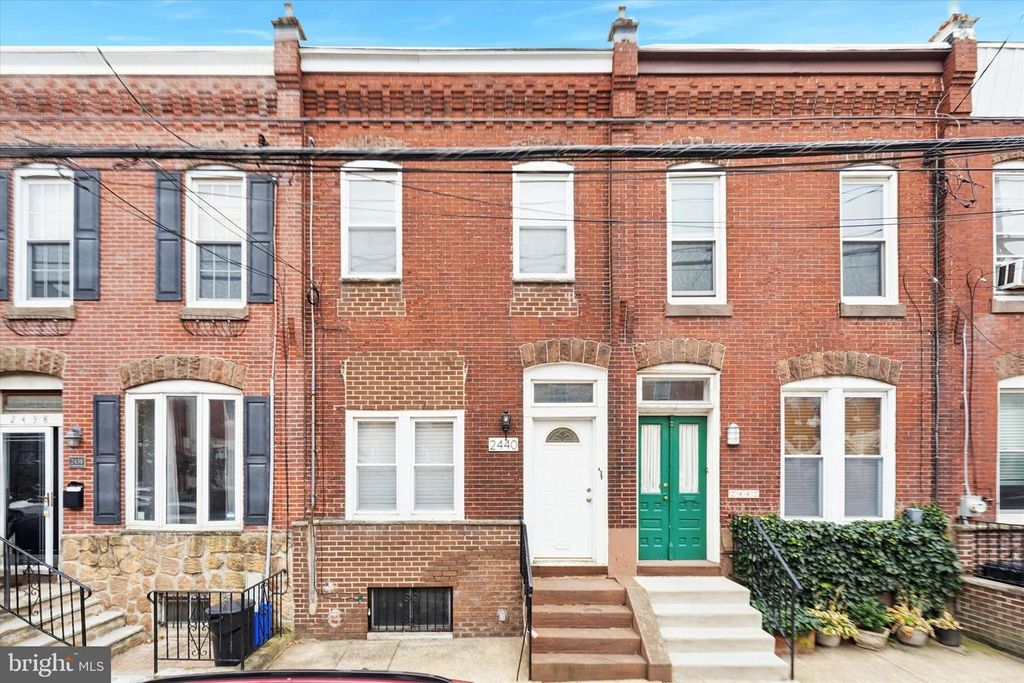 2440 CARPENTER ST, Philadelphia, PA 19146