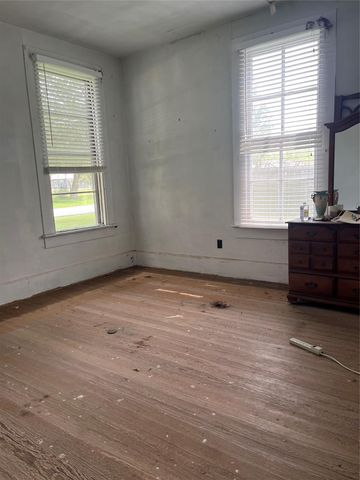 223 Walnut Street, New Ulm, TX 78950