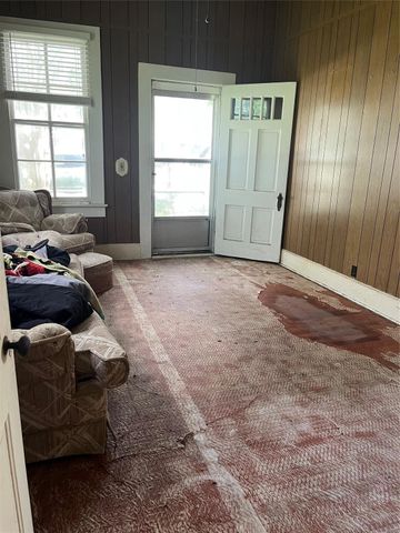 223 Walnut Street, New Ulm, TX 78950