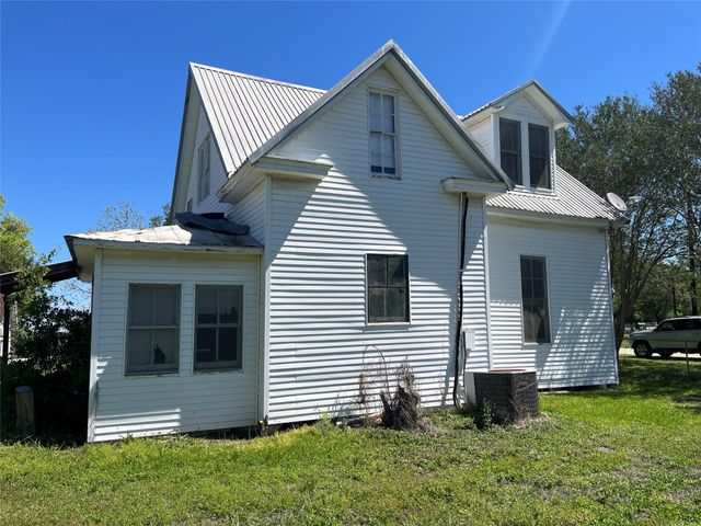 223 Walnut Street, New Ulm, TX 78950
