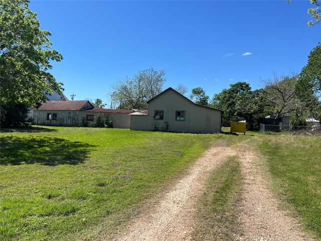 223 Walnut Street, New Ulm, TX 78950