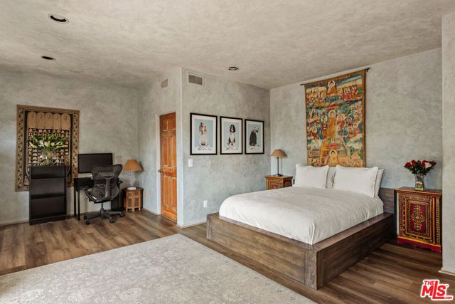 2774 La Castana Drive, Los Angeles, CA 90046