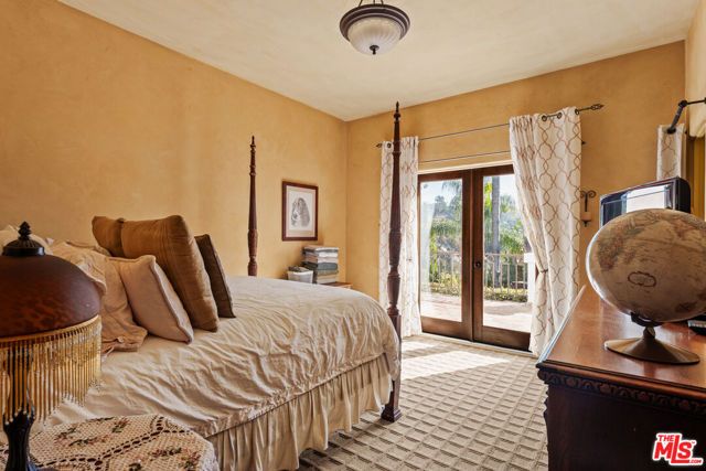 2774 La Castana Drive, Los Angeles, CA 90046