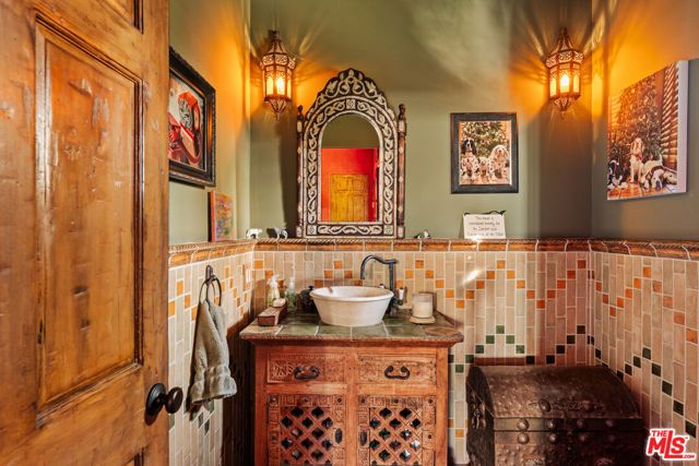 2774 La Castana Drive, Los Angeles, CA 90046