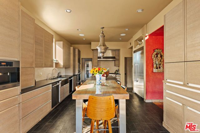 2774 La Castana Drive, Los Angeles, CA 90046