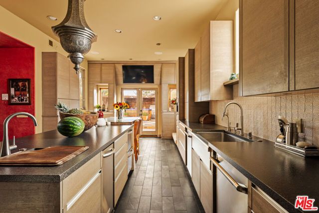 2774 La Castana Drive, Los Angeles, CA 90046