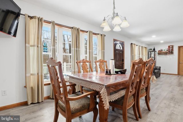 25 HAKE RD, Dover, PA 17315