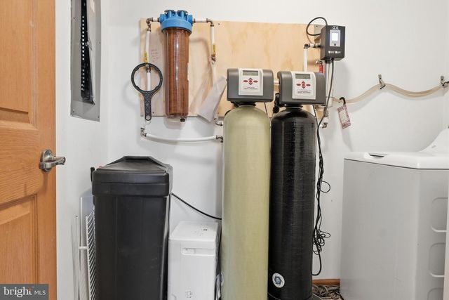 25 HAKE RD, Dover, PA 17315