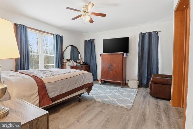 25 HAKE RD, Dover, PA 17315