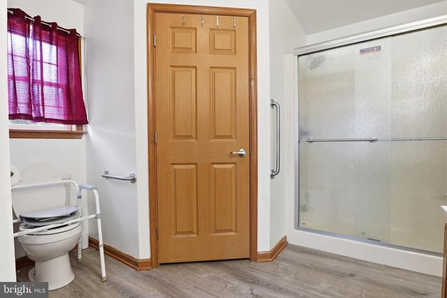 25 HAKE RD, Dover, PA 17315