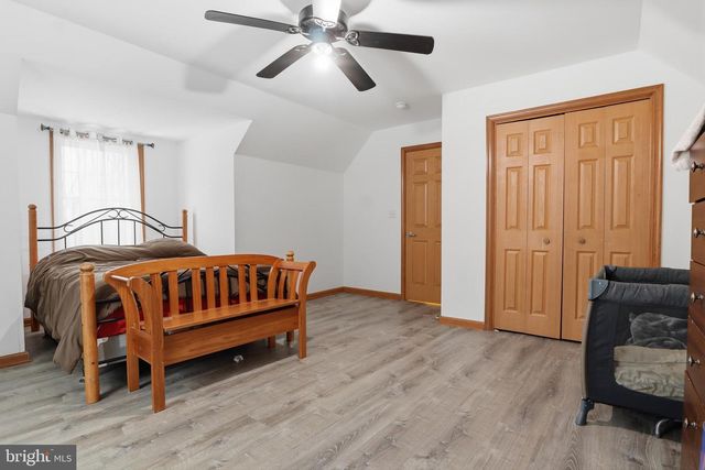 25 HAKE RD, Dover, PA 17315