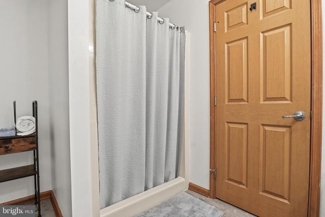 25 HAKE RD, Dover, PA 17315