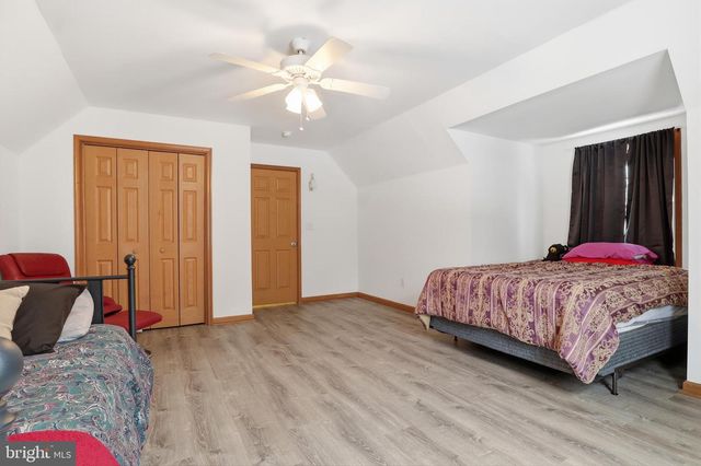 25 HAKE RD, Dover, PA 17315