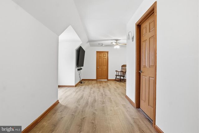 25 HAKE RD, Dover, PA 17315