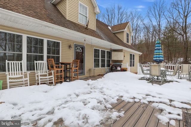 25 HAKE RD, Dover, PA 17315