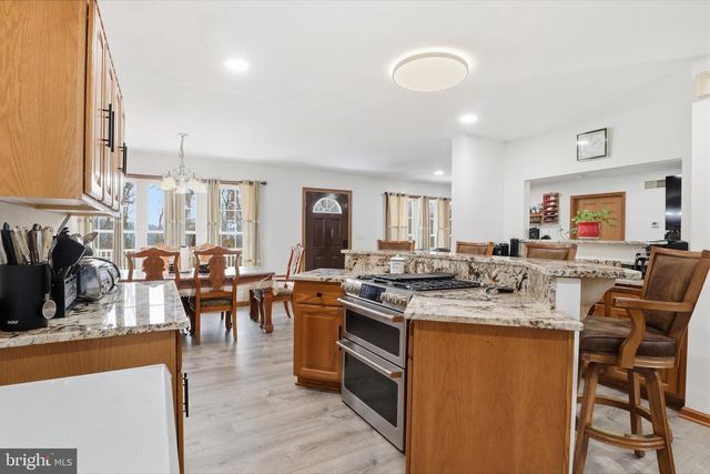 25 HAKE RD, Dover, PA 17315