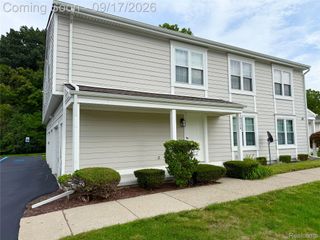 39726 Village Wood Lane, Novi, MI 48375