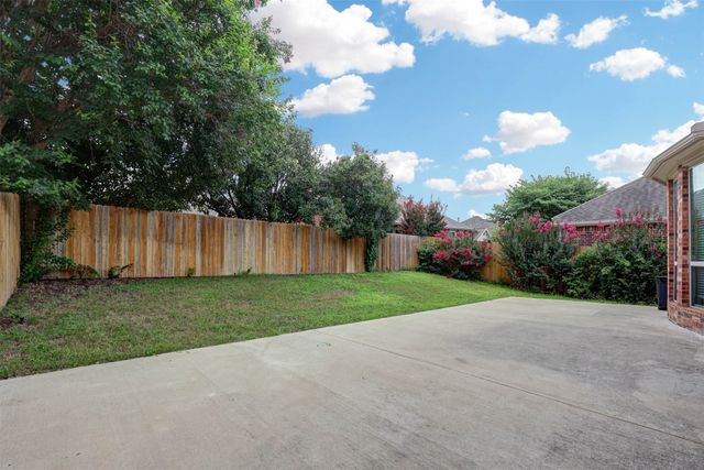 9128 Chardin Park Drive, Fort Worth, TX 76244