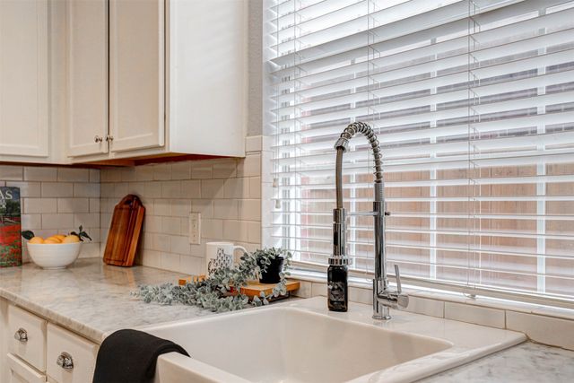 9128 Chardin Park Drive, Fort Worth, TX 76244