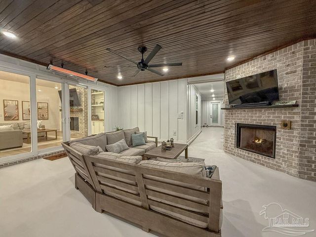 1544 Silver Lace Ct, Gulf Breeze, FL 32563