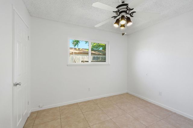 2433 Kildare Ln, Modesto, CA 95354